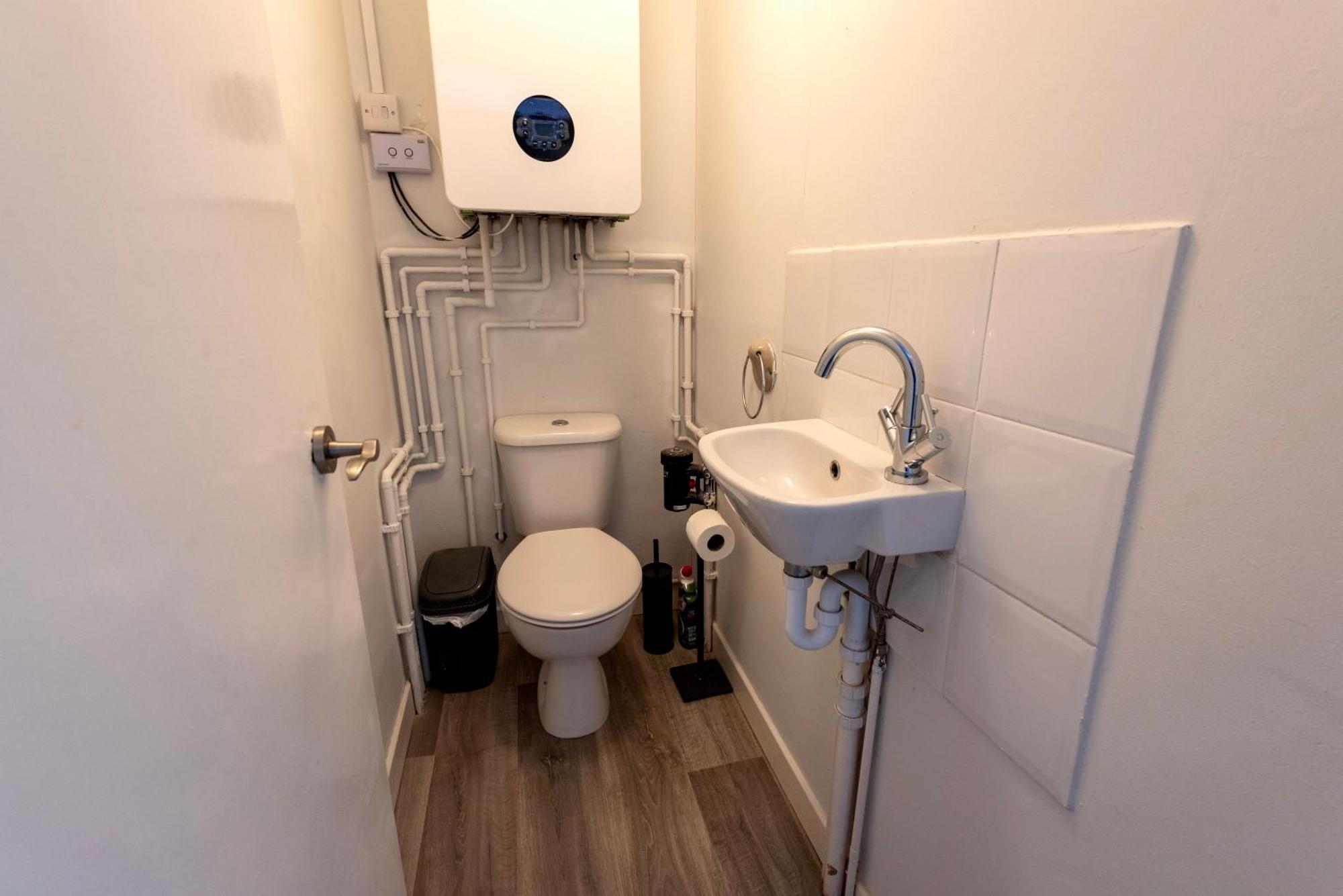 Single Room In Brand New 5 Bedroom Home BW Room 2 Солігалл Екстер'єр фото