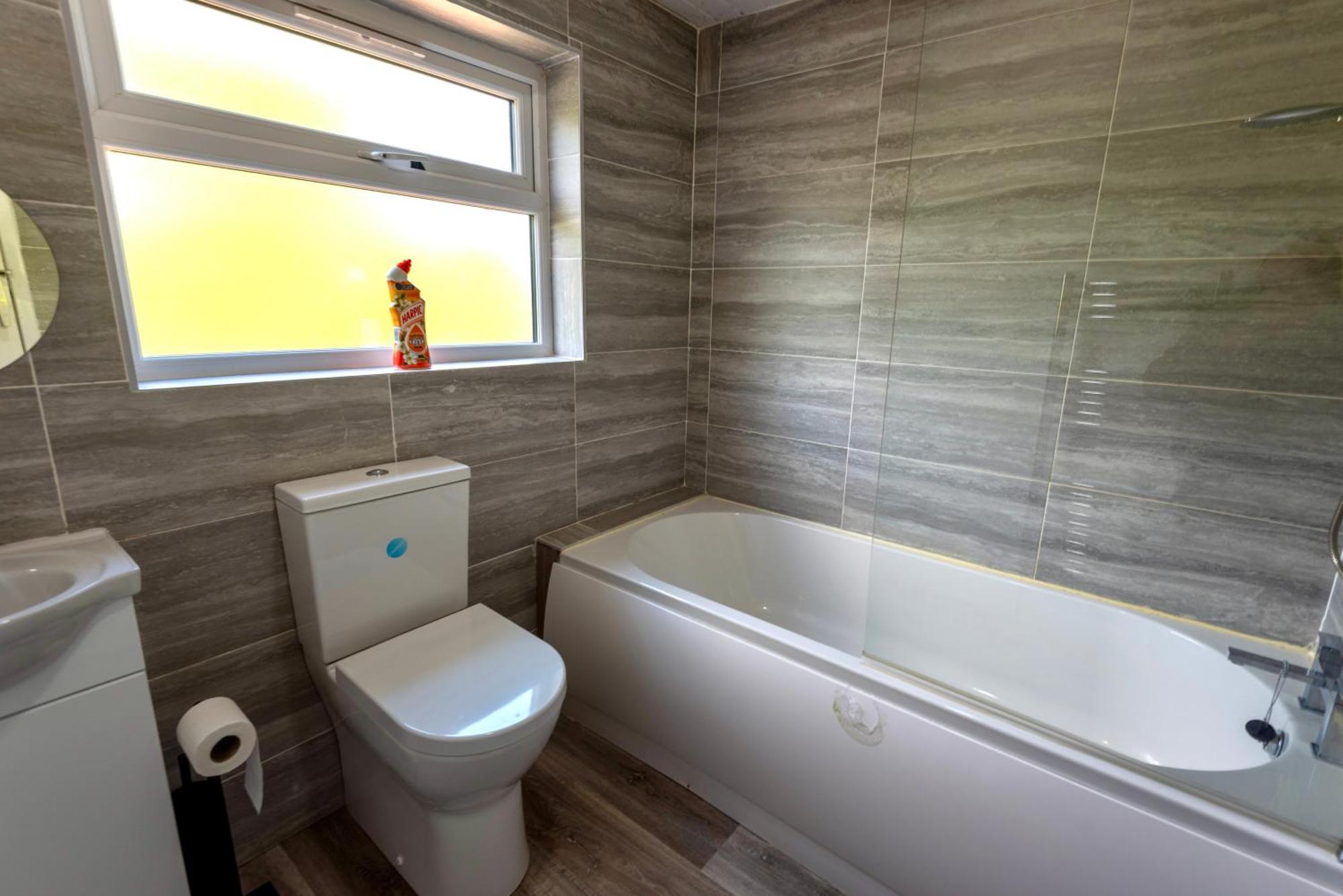 Single Room In Brand New 5 Bedroom Home BW Room 2 Солігалл Екстер'єр фото